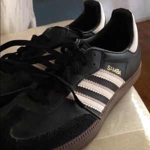 Sambas indoor soccer shoes